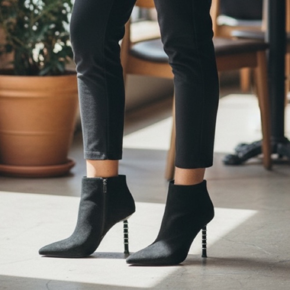JLO JENNIFER LOPEZ-Porchia 2 Bootie 8M